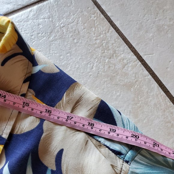 Steve & Barry's Classic Hawaiian Button up shirt - Picture 9 of 11